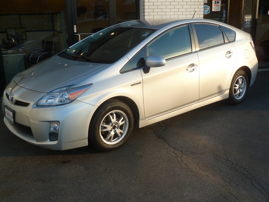 2011 TOYOTA Prius Two FWD